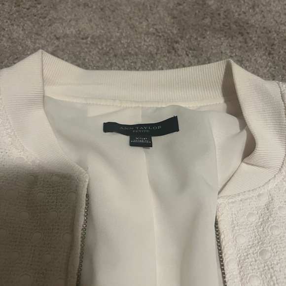 Ann taylor cream dotted blazer. Size XSP. - Picture 5 of 5
